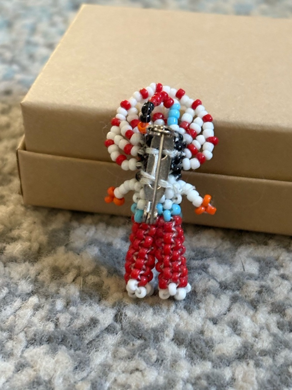 Handmade Native Beaded Pin - Picture 4 of 7